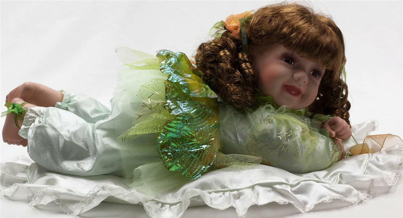 PORCELAIN BROWN HAIR CRAWLING FAIRY BABY 22" GREEN DRESS SILK BLANKET