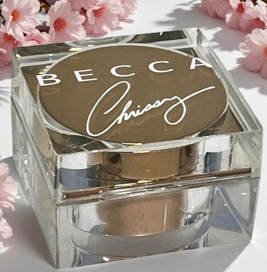 BECCA Chrissy Confectionary Glow Powder  CINNAMON SUGAR Highlighter .14 oz New