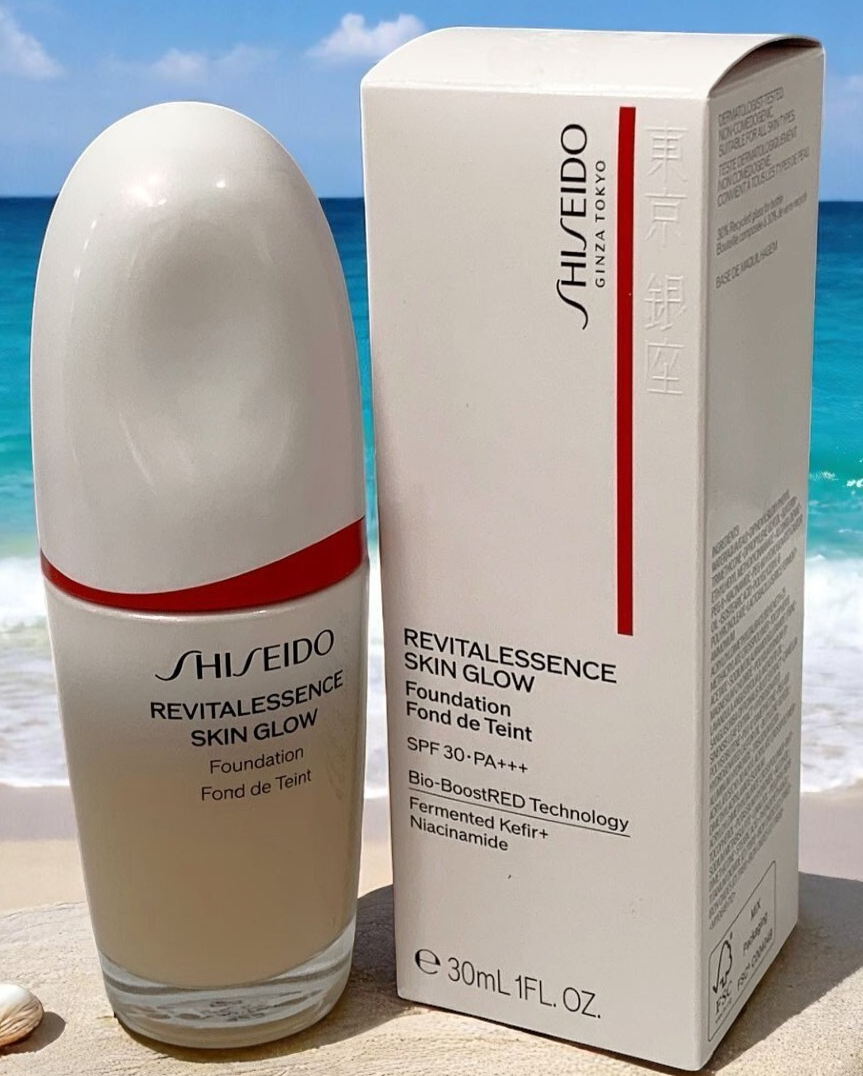 Shiseido Revitalessence Skin Glow Foundation SPF 30