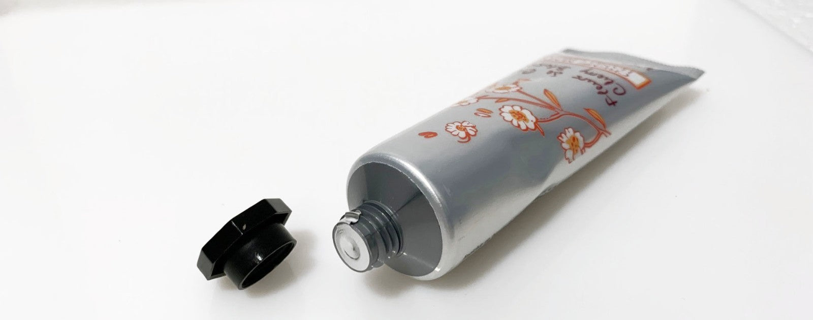 L’Occitane En Provence Cherry Blossom and Rose Hand Cream 1oz/30ml Set of 2