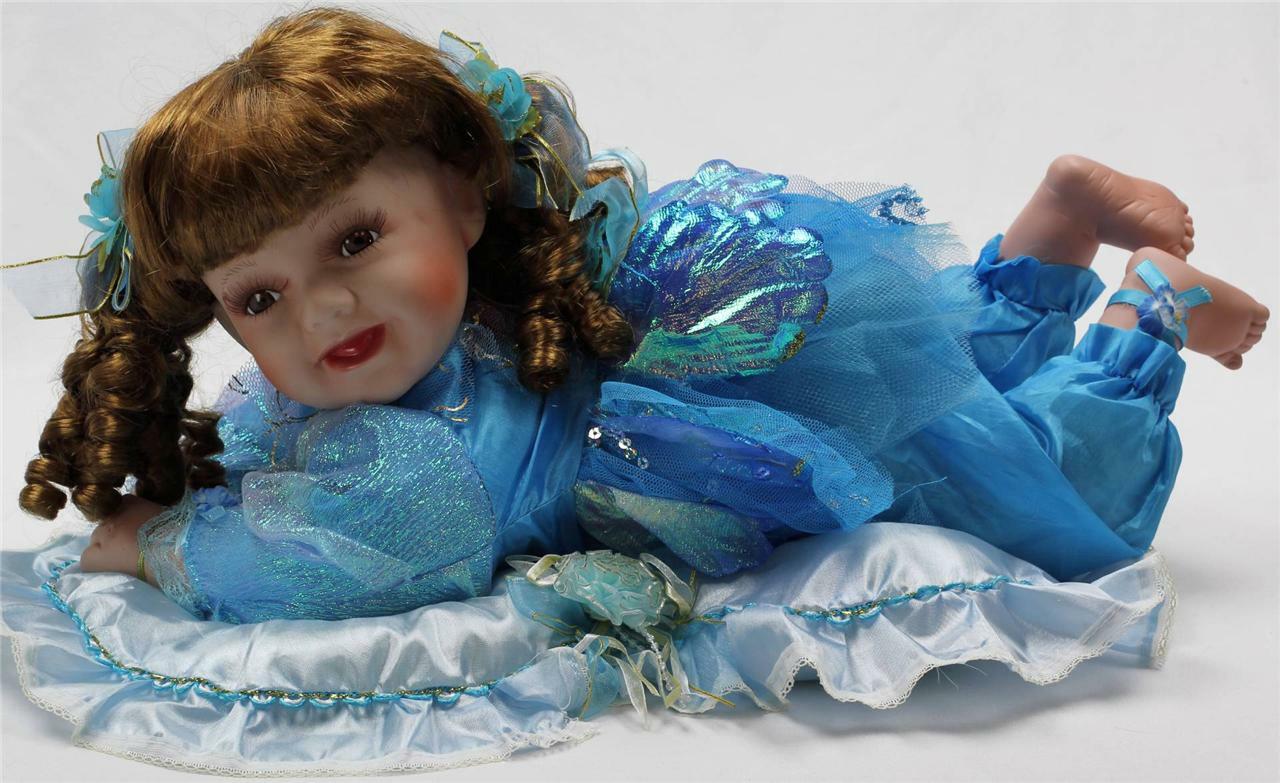 COLLECTIBLE CERAMIC BROWN HAIR CRAWLING FAIRY BABY DOLL IN BLUE 22"