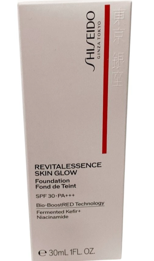 Shiseido Revitalessence Skin Glow Foundation SPF 30 