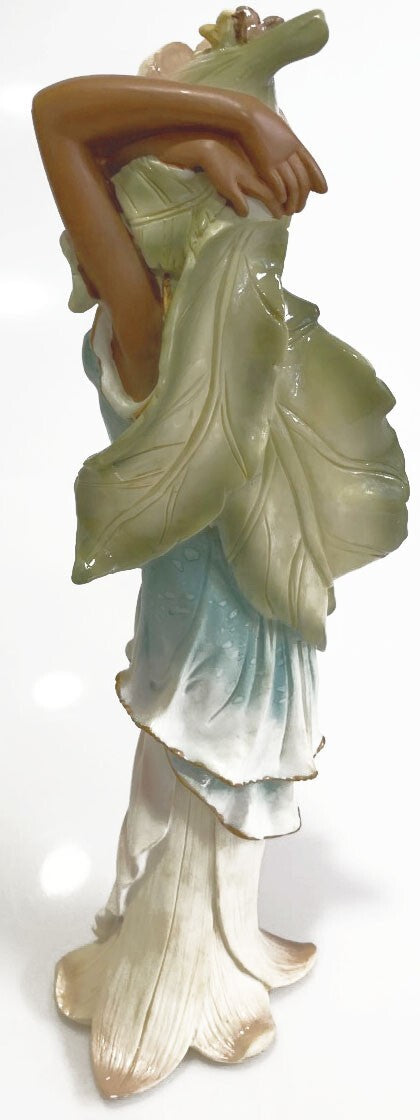YOUNG AFRICAN AMERICAN WOMEN IN BLUE VINTAGE FIGURINE WITH LARGE LEAVES 12"