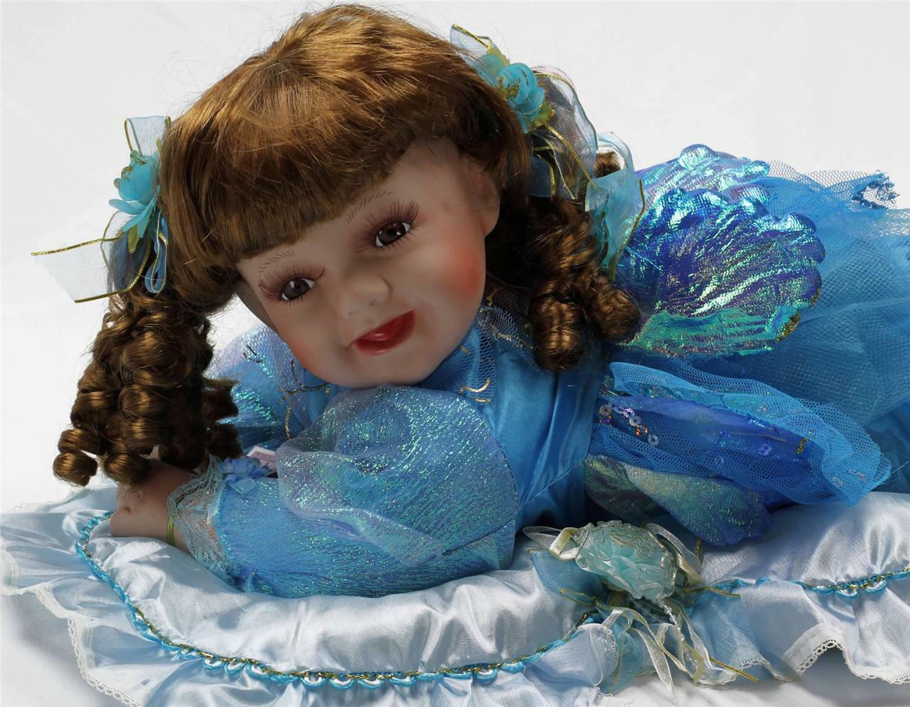 COLLECTIBLE CERAMIC BROWN HAIR CRAWLING FAIRY BABY DOLL IN BLUE 22"