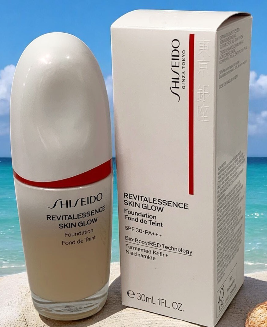 Shiseido Revitalessence Skin Glow Foundation SPF 30 